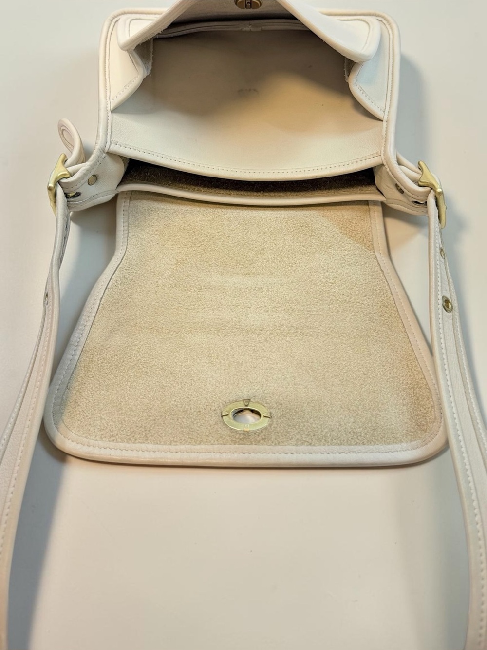 ✅Sold ✅Vintage Coach Rambler Legacy Bag 9061 Bone Purse - Picture 8 of 12